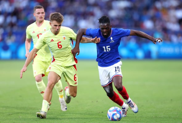 新疆95-96深圳遭3坏消息！外援配置糟糕，外线防守拉胯，欠缺领袖