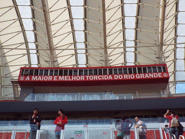 斯帕莱蒂与孔蒂的意甲逆转：那不勒斯击败尤文图斯，迎接新时代